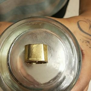 Michael kors gold ring